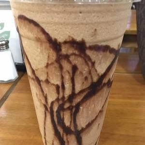 Meet your Posher, Elyse